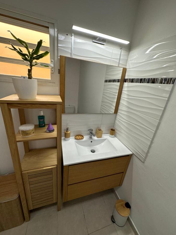 Location T2 Meuble Baie Mahault Convenance Apartment Luaran gambar